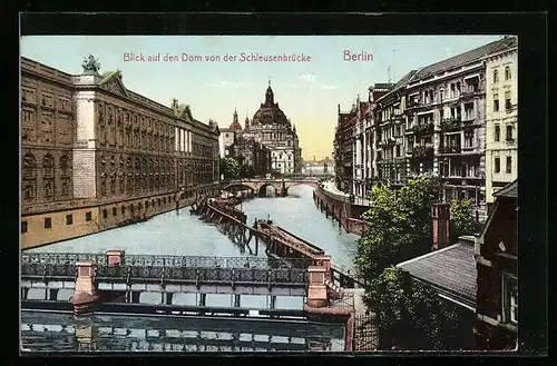 AK Berlin, an der Schleusenbrücke, Burgstrasse, Schloss