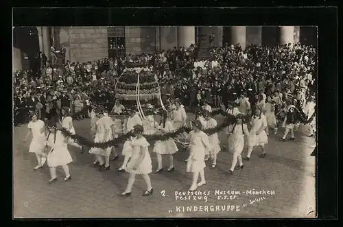 AK München, Deutsches Museum-Festzug 5.5.1925, Kindergruppe