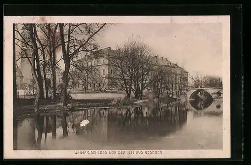 AK Weimar, Schloss von der Ilm aus gesehen