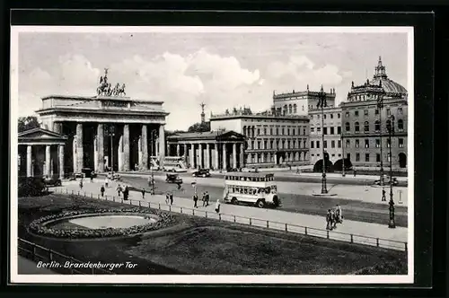 AK Berlin, Brandenburger Tor am Pariser Platz