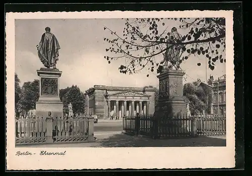 AK Berlin, Blick auf Ehrenmal, Unter den Linden