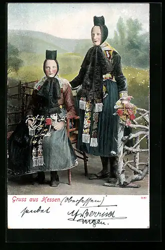 AK Hessinnen in ihren Trachten mit Blumen