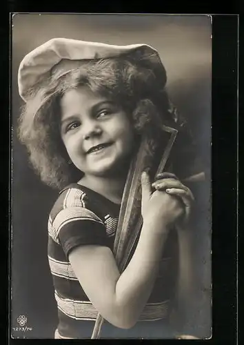 Foto-AK RPH SBW 1273 /74: Mädchen mit Hut im gestreiften Kleid