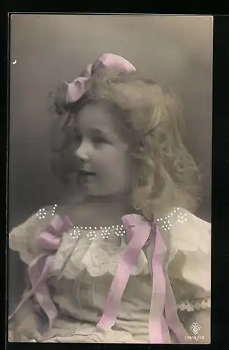 Foto-AK RPH SBW 1615 /16: Mädchen mit rosa Schleifchen im Haar und am Kleid