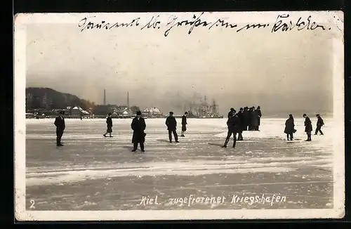 Foto-AK Kiel, Eiswinter 1929, Zugefrorener Kriegshafen