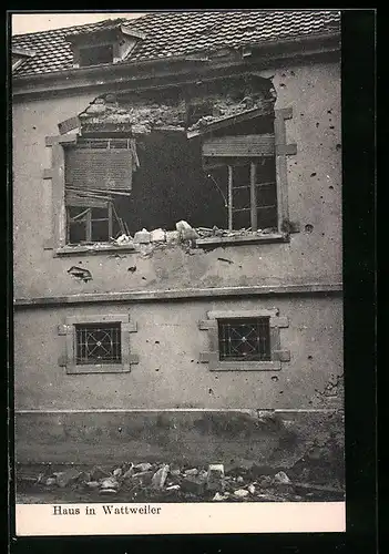 AK Wattweiler, Ansicht von Haus mit Schaden