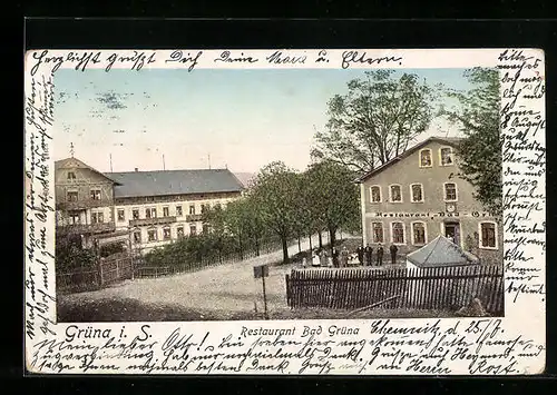 AK Grüna i. S., Restaurant Bad Grüna mit Strasse und Nachbargebäude, mit leuchtenden Fenstern