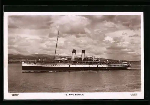 AK Passagierschiff TS Edward vor Küste