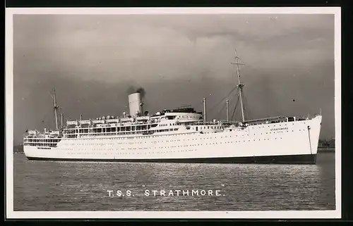 AK Passagierschiff TSS Strathmore unter bedecktem Himmel