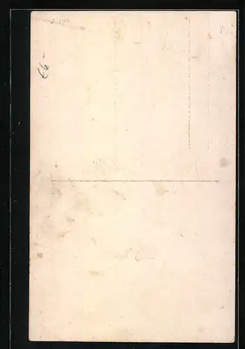 Foto-AK Junger Radfahrer mit Weidenkorb auf dem Rücken