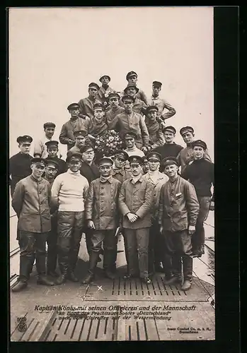 AK Kapitän König mit seinen Offizieren und der Mannschaft an Bord des Frachttauchbootes Deutschland