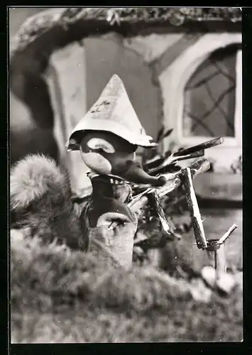 AK Herr Fuchs mit Hut aus einer Zeitung