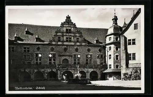 AK Weikersheim, Schloss mit Brunnen