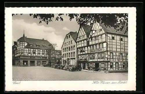 AK Soest, Alte Häuser und Gasthaus Zum wilden Mann am Markt, 