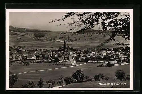 AK Münsingen /Schwäb. Alb, Ortsansicht mit Umgebung