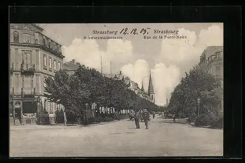 AK Strassburg, Schwarzwaldstrasse mit Passanten