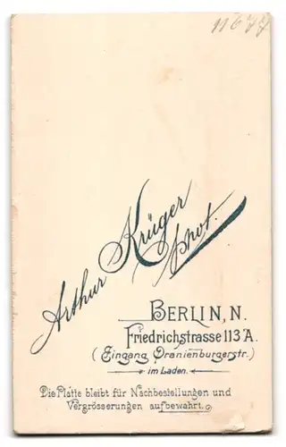 Fotografie Arthur Krüger, Berlin, Friedrichstr. 113A, Bürgerlicher Herr im Anzug mit Schnurbart