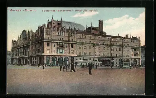 AK Moskau, Hotel Metropole mit Passanten