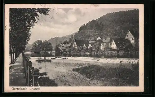 AK Gernsbach i. Murgtal, Flusspartie mit Häusern