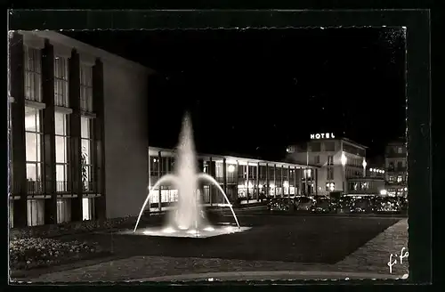 AK Bad Homburg v. d. H., Theater mit Kurhaus bei Nacht