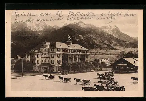 AK Garmisch, Bahnhof-Hotel mit vielen Kutschen