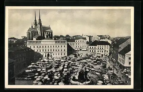 AK Brünn, Krautmarkt am Markttag, Mährisches Museum