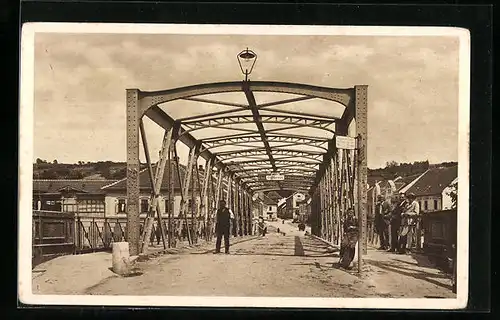 AK Zidlochovice, Blick über die Brücke