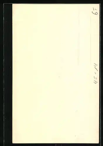 Foto-AK Lächelnder Herr auf Skiern