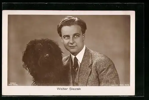 AK Schauspieler Walter Slezak mit Hund