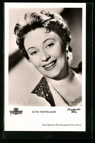 AK Schauspielerin Elfie Pertramer charmant lächelnd
