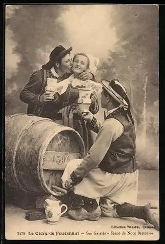 AK Zwei Herren und eine Dame geniessen den Cidre direkt aus dem Fass, Wein