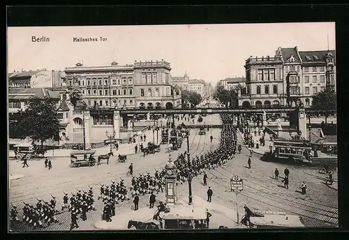 AK Berlin-Kreuzberg, Hallesches Tor mit Strassenbahn