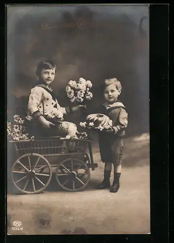 Foto-AK EAS: Zwei Buben mit Kuchen und Blumen zum Geburtstag