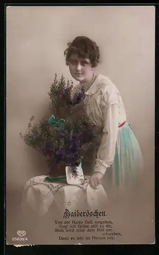 Foto-AK EAS: Haideröschen, Frau mit Blumen