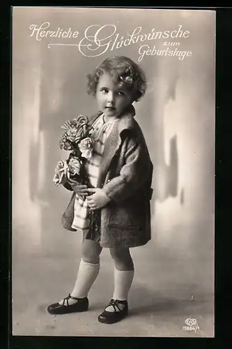 Foto-AK EAS: Herzliche Glückwünsche zum Geburtstage, Mädchen mit Blumen