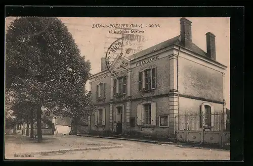 AK Dun-le-Poelier, Mairie et Ecole des Garcons