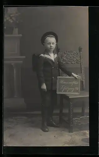 Foto-AK Junge in Matrosenanzug zum Schulanfang, Mützenband S.M.S. Kronprinz