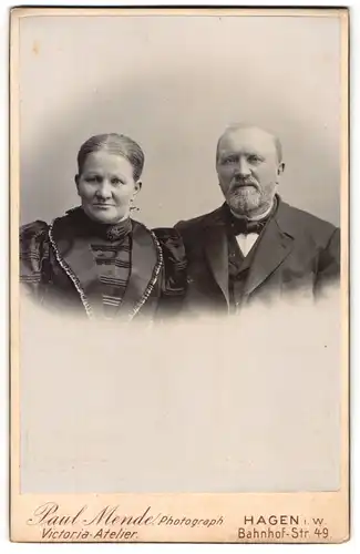Fotografie Paul Mende, Hagen i. W., Bahnhof-Str. 49, Älteres Paar in eleganter Kleidung