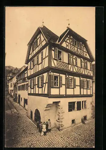 AK Hirschhorn a. N., Rathaus mit Strasse und Kindergruppe