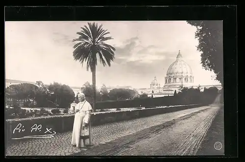 AK Rom, Papst Pius X. auf einer Strasse vor dem Petersdom