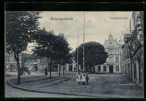 AK Hohenwestedt, Lindenstrasse mit Kindern