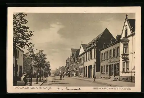 AK Völklingen /Saar, Bismarck-Strasse mit Geschäften
