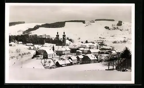 AK Sankt Peter / Schwarzwald, Ortsansicht im Winter