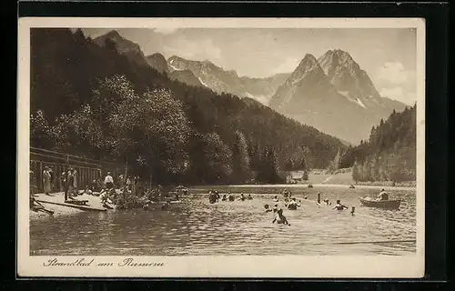 AK Garmisch, Strandbad am Riessersee mit Zugspitzmassiv