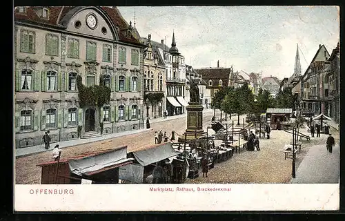 AK Offenburg, Marktplatz, Rathaus und Drackedenkmal