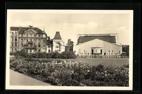 AK Berlin, Friedrichstadt-Palast und Theater am Schiffbauerdamm