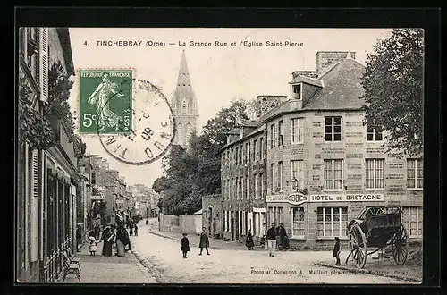 AK Tinchebray, La Grande Rue et l`Eglise Saint-Pierre