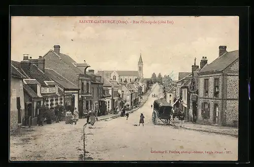 AK Sainte-Gauburge, Rue Principale (coté Est)