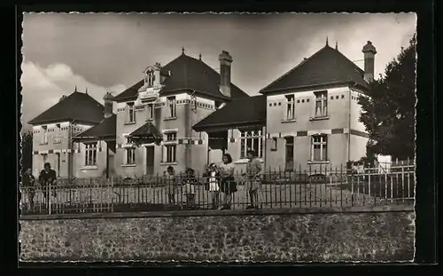 AK Sainte-Gauburge, Ecole des Garcons