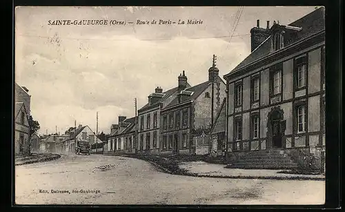 AK Sainte-Gauburge, Route de Paris, La Mairie